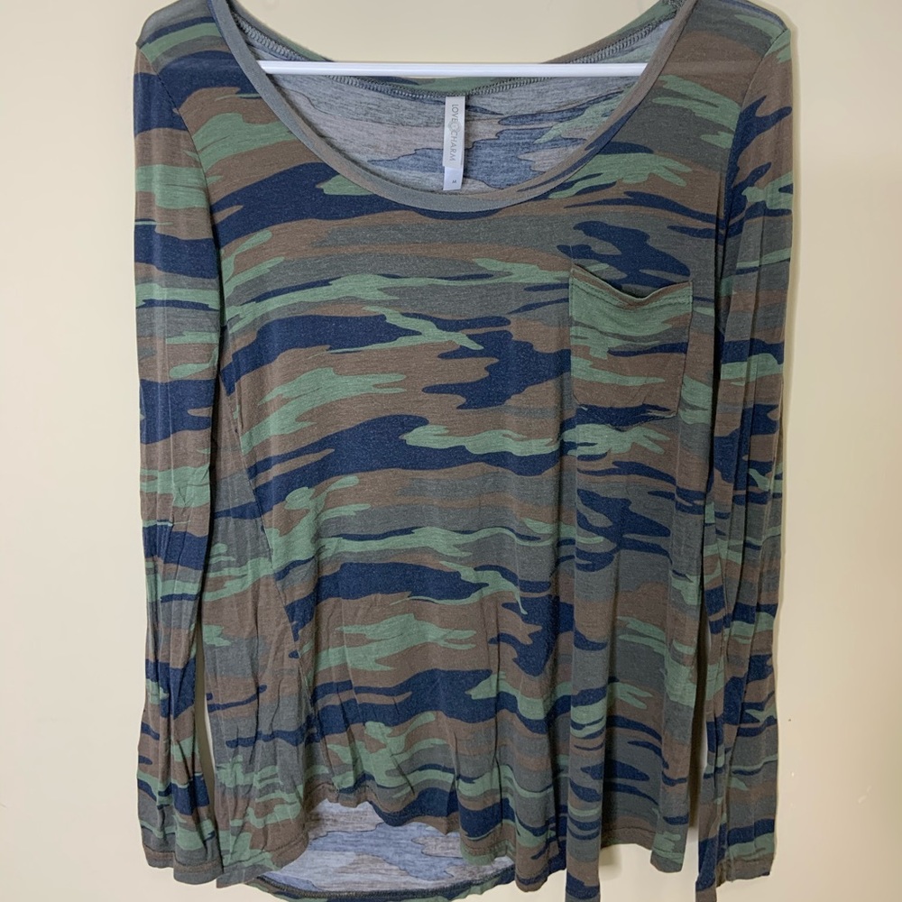 camo long sleeves shirt